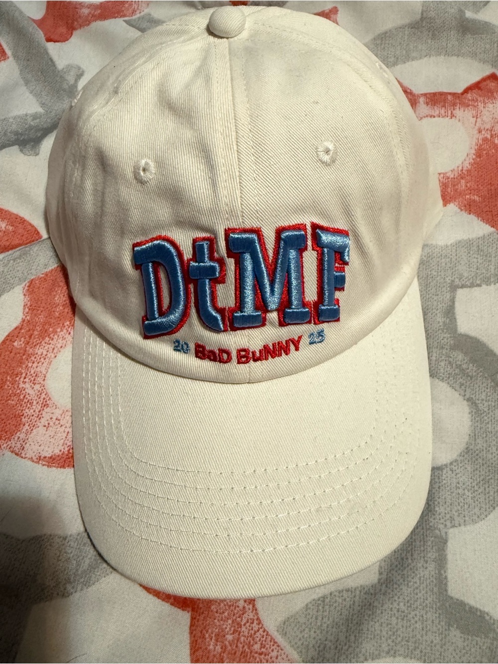 White DtMF Embroidered Baseball Cap - Bad Bunny La residencia 2025
